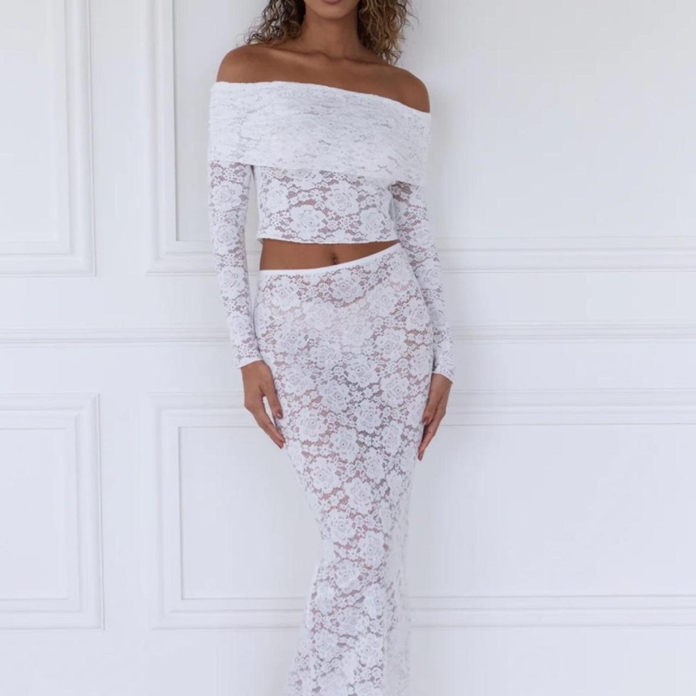 SLA MYLA LACE OFF SHOULDER TOP
